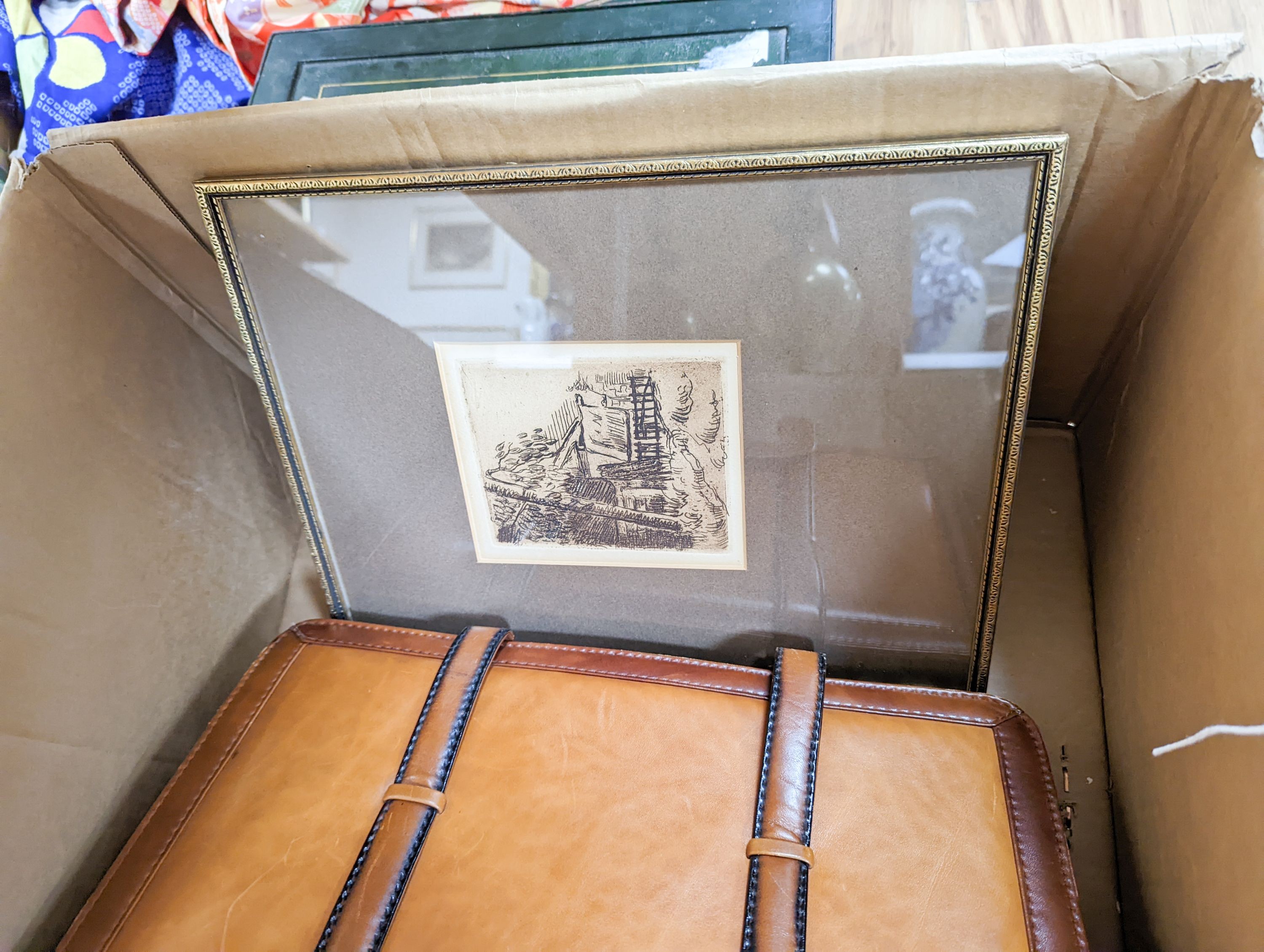 Misc items including a miniature easel and a framed etching